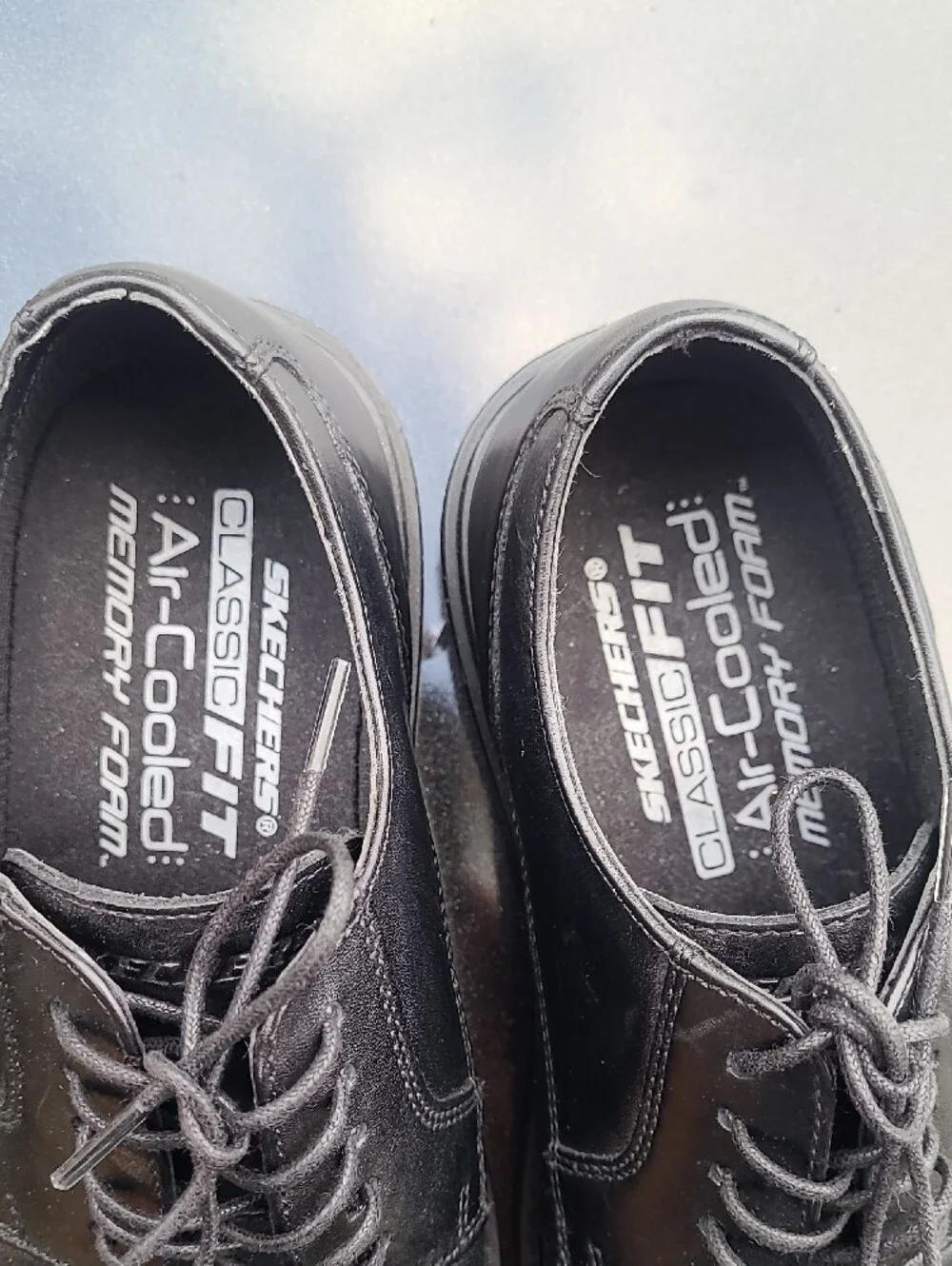 Skechers For Man Size 7 Used Color Black